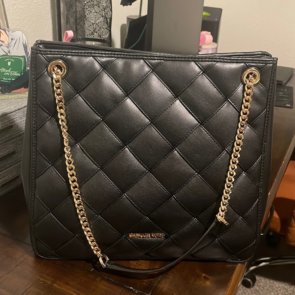 Black Michael kors bag